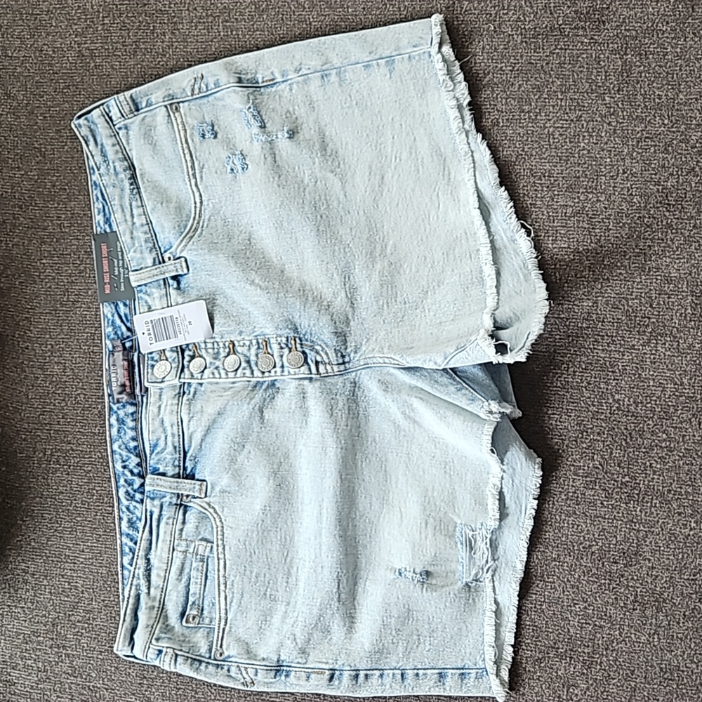 Torrid sz 20 NWT mid rise short short